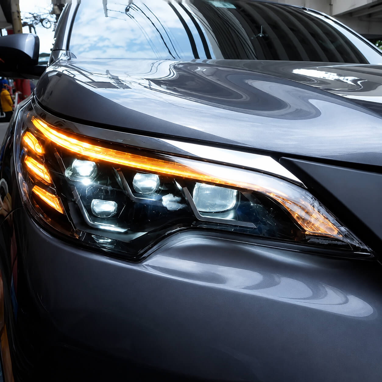 Motokrafta LED Laser Style Headlight Assembly – Compatible with Toyota Fortuner (2016–2019) | Xenon HID Front Headlamp Upgrade - Image 2